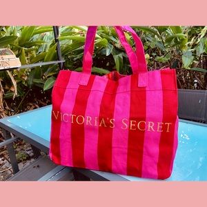 💘NWOT Victoria’s Secret Large Pink Striped Tote💘